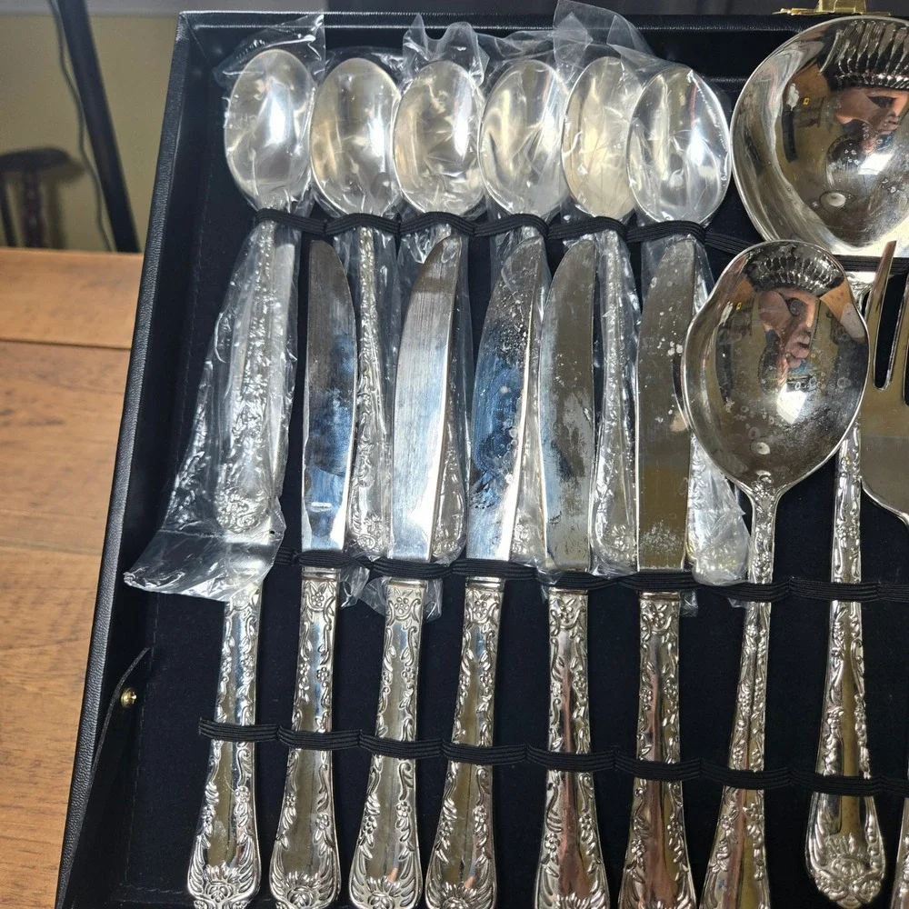 Wm Rogers & Son Enchanted Rose Silverplate Flatware 51 pc Service for 12 Case